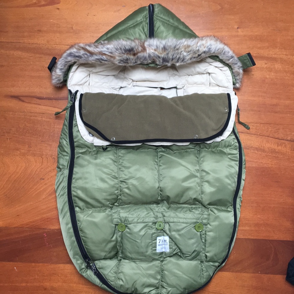 7AM Enfant “Le Sac Igloo”. Brand New (no tags)